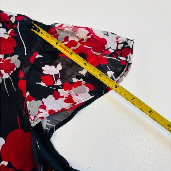 Apt. 9 Black and Red Floral Top - Picture 5 of 8